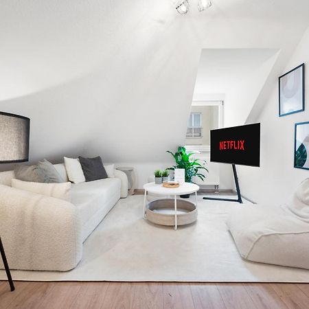 Malu Rooms - Im Stadtzentrum, Smarttv, Netflix, 24H Checkin Ludwigsburg Exteriör bild