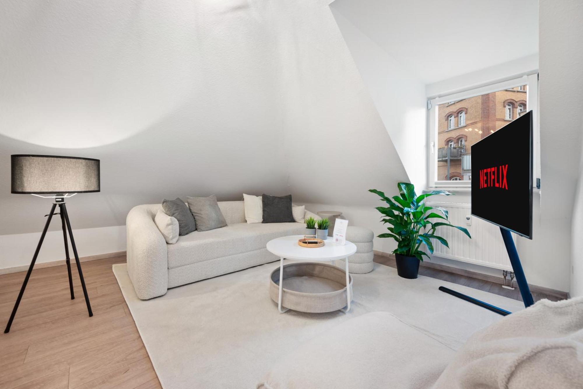 Malu Rooms - Im Stadtzentrum, Smarttv, Netflix, 24H Checkin Ludwigsburg Exteriör bild