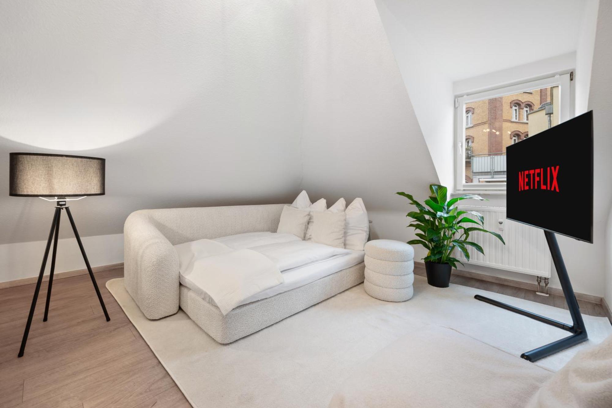 Malu Rooms - Im Stadtzentrum, Smarttv, Netflix, 24H Checkin Ludwigsburg Exteriör bild