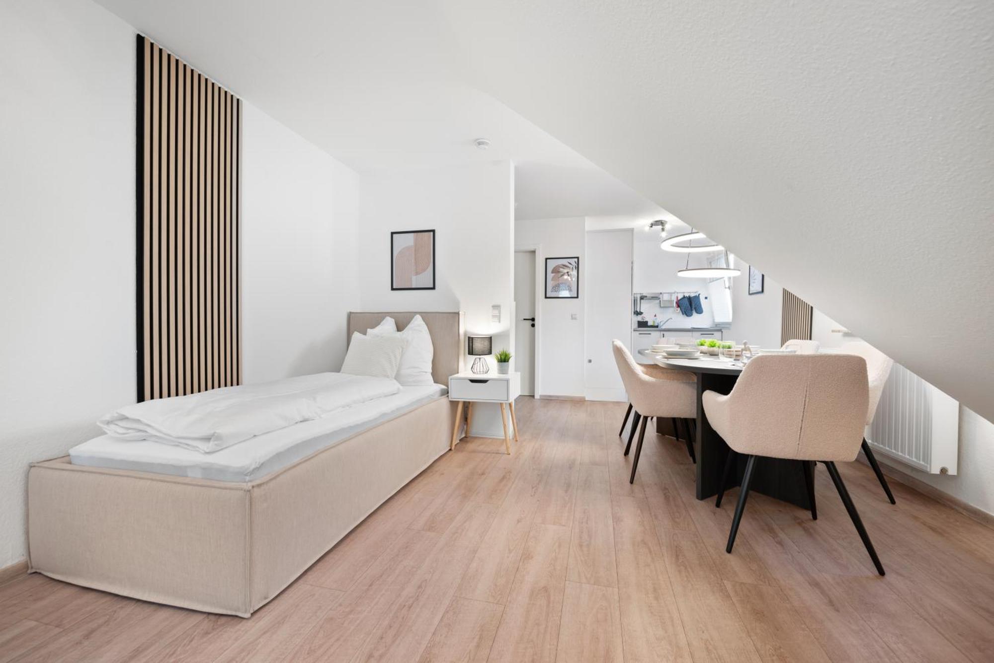 Malu Rooms - Im Stadtzentrum, Smarttv, Netflix, 24H Checkin Ludwigsburg Exteriör bild