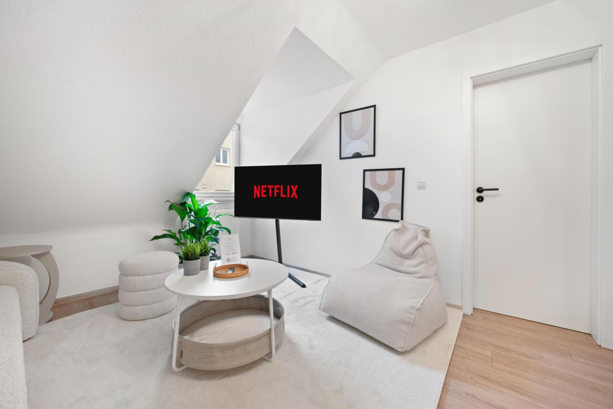 Malu Rooms - Im Stadtzentrum, Smarttv, Netflix, 24H Checkin Ludwigsburg Exteriör bild